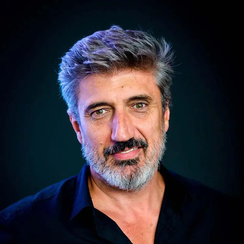 Igor Kucinic, professioneller Scherenschnittkünstler