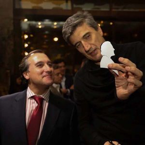 Scherenschnittkünstler für Veranstaltungen. Die Beste Künstlerische Animation Für Ihre Event.