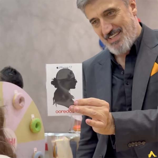 Animation Messe Stand : So Locken Sie Besucher an Ihren Stand 1 Scherenschnitt Porträt aus schwarzem Papier